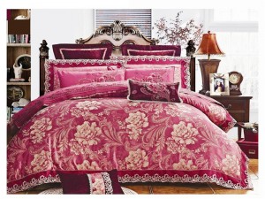 Жаккардовое постельное белье с вышивкой