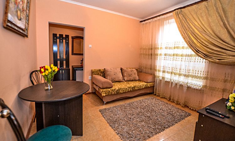 отдых в частном секторе - жилье с бассейном