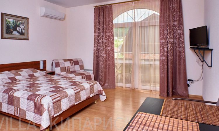 отели и гостиницы с бассейном