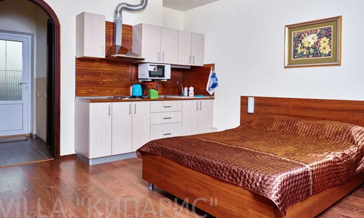 снять жилье около моря на месяц