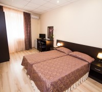 Анапа аренда жилья в частном секторе недорого - Отель «Робинзон»