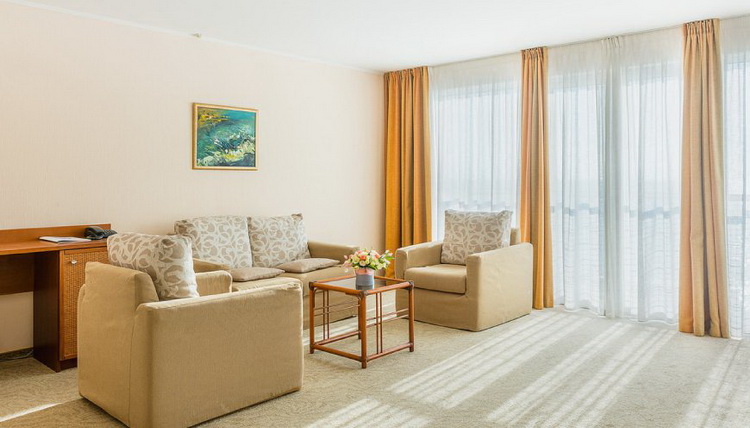 забронировать комнаты отдыха