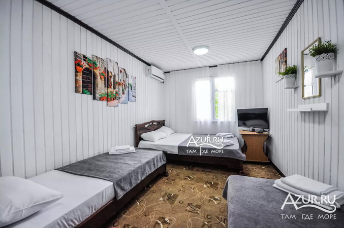 частный сектор рядом с морем