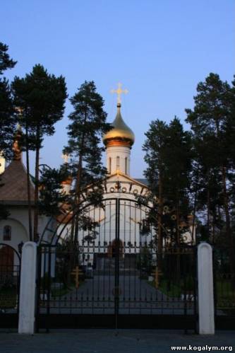 Главный вход в Храм.