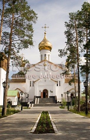 Главное здание церкви