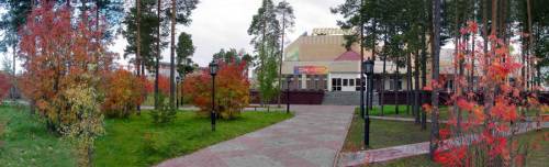 Аллея звезд перед ККК "Янтарь"