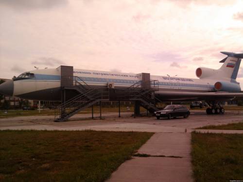 Самолет (Клуб "Возрождение")